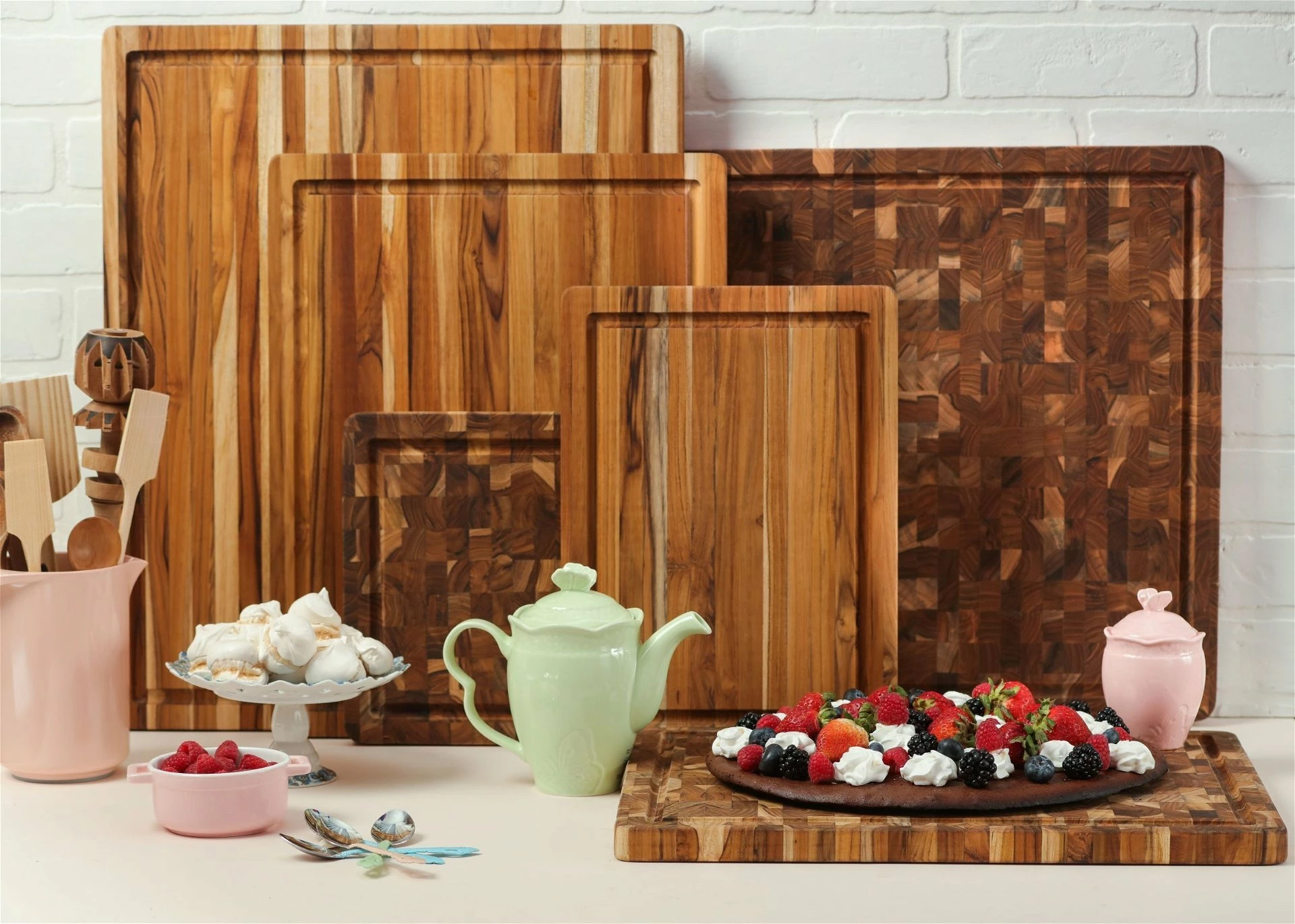 TeakHaus Edge Grain Carving Board + Juice Canal (Rectangle) | 14" X 10" X 1" 6 TeakHaus Edge Grain Carving Board + Juice Canal (Rectangle) | 14" X 10" X 1" - Image 4