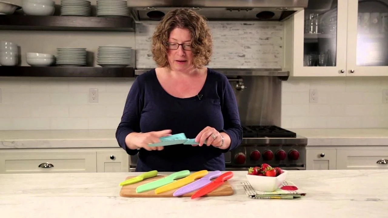 Cuisinart Advantage Color Collection | 12-Piece Ceramic Coated Color Knife + Blade Guards Set 5 Cuisinart Advantage Color Collection | 12-Piece Ceramic Coated Color Knife + Blade Guards Set - Image 3