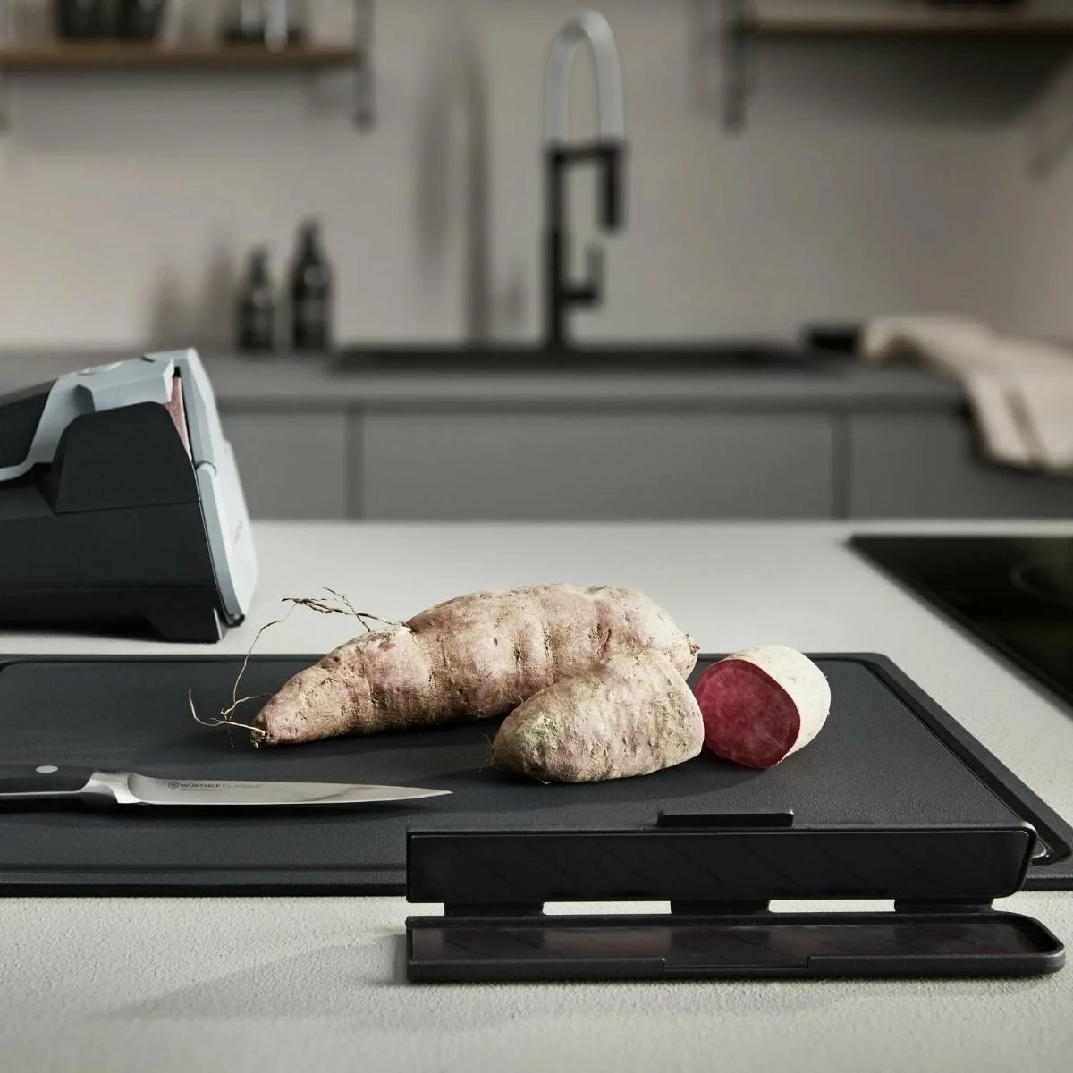 Wusthof Cutlery Wusthof 6" Narrow Magnetic Blade Guard 8 Wusthof Cutlery Wusthof 6" Narrow Magnetic Blade Guard - Image 6